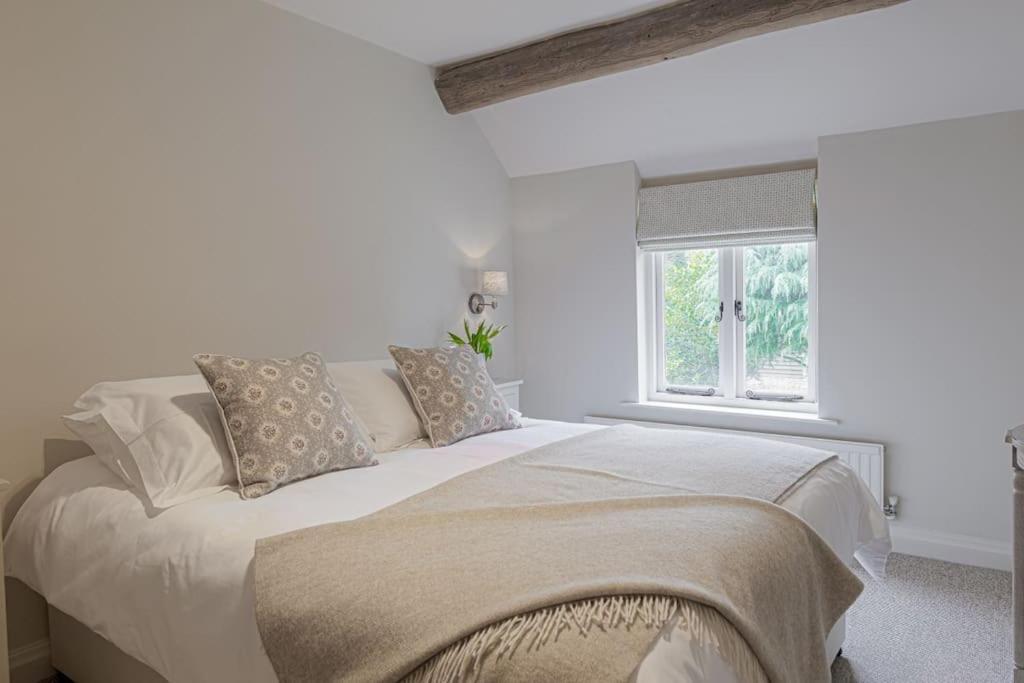 East Barn Cottage - Refurbished Barn Conversion! Weston Subedge Екстериор снимка